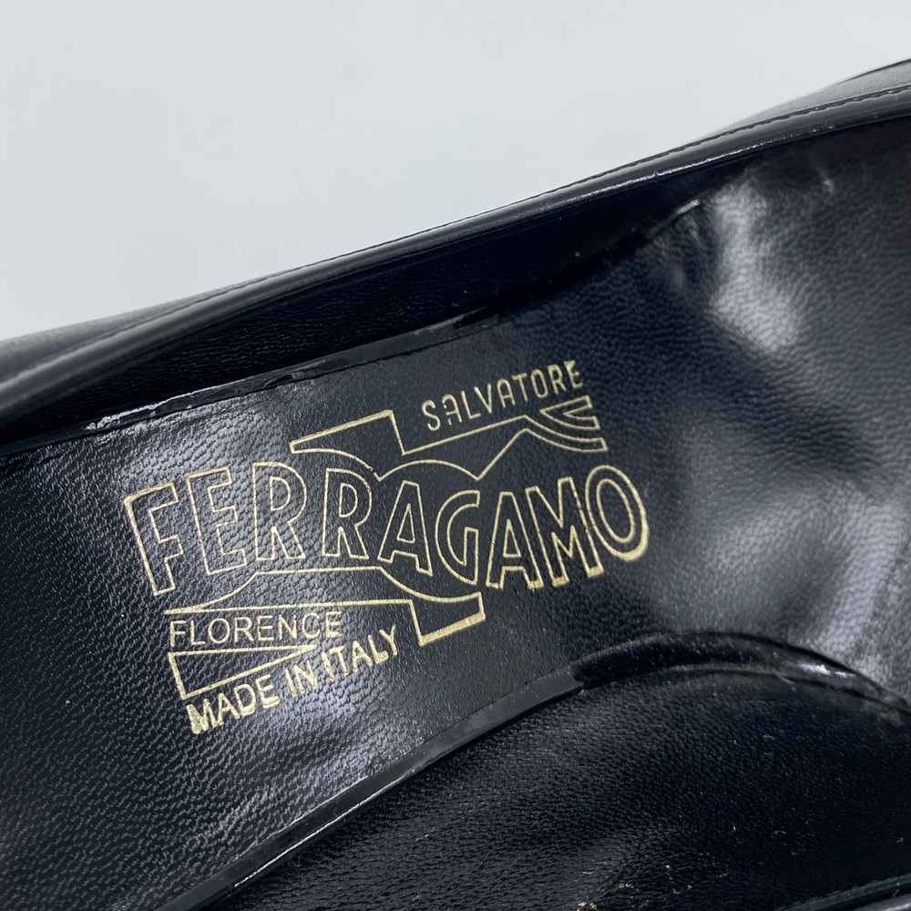 Salvatore Ferragamo Italian Designer Heels Pumps Patent Leather Black 7.5 EUC - Picture 3 of 5